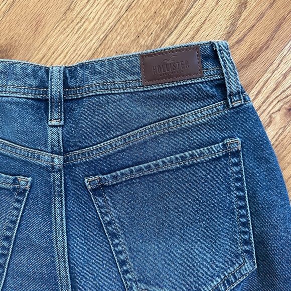 Hollister women's jean shorts. - Picture 4 of 4
